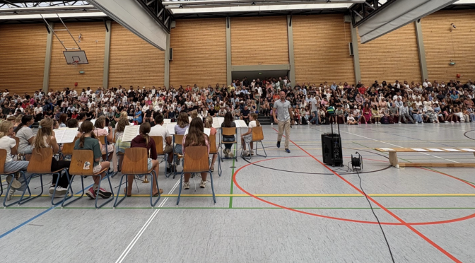 Mit Musik, Freude und Neugier ins neue Schuljahr – Schule am Ried begrüßt ihre neuen Schülerinnen und Schüler