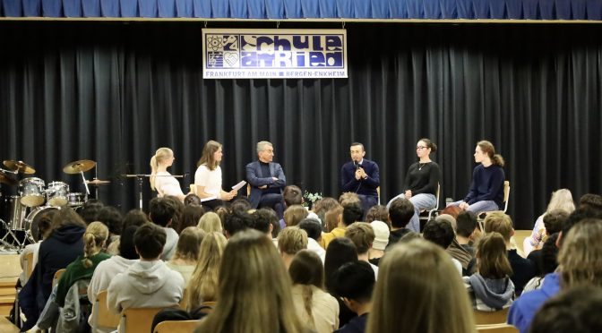 „Mischt euch ein!“ – Starkes Plädoyer für Demokratie an der Schule am Ried